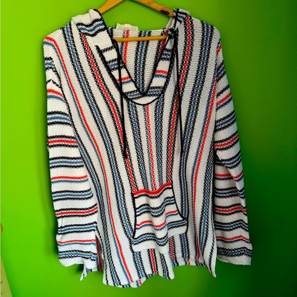 Vince Camuto, Wear over jeans or bathing suit, Pocket in front - Picture 1 of 4